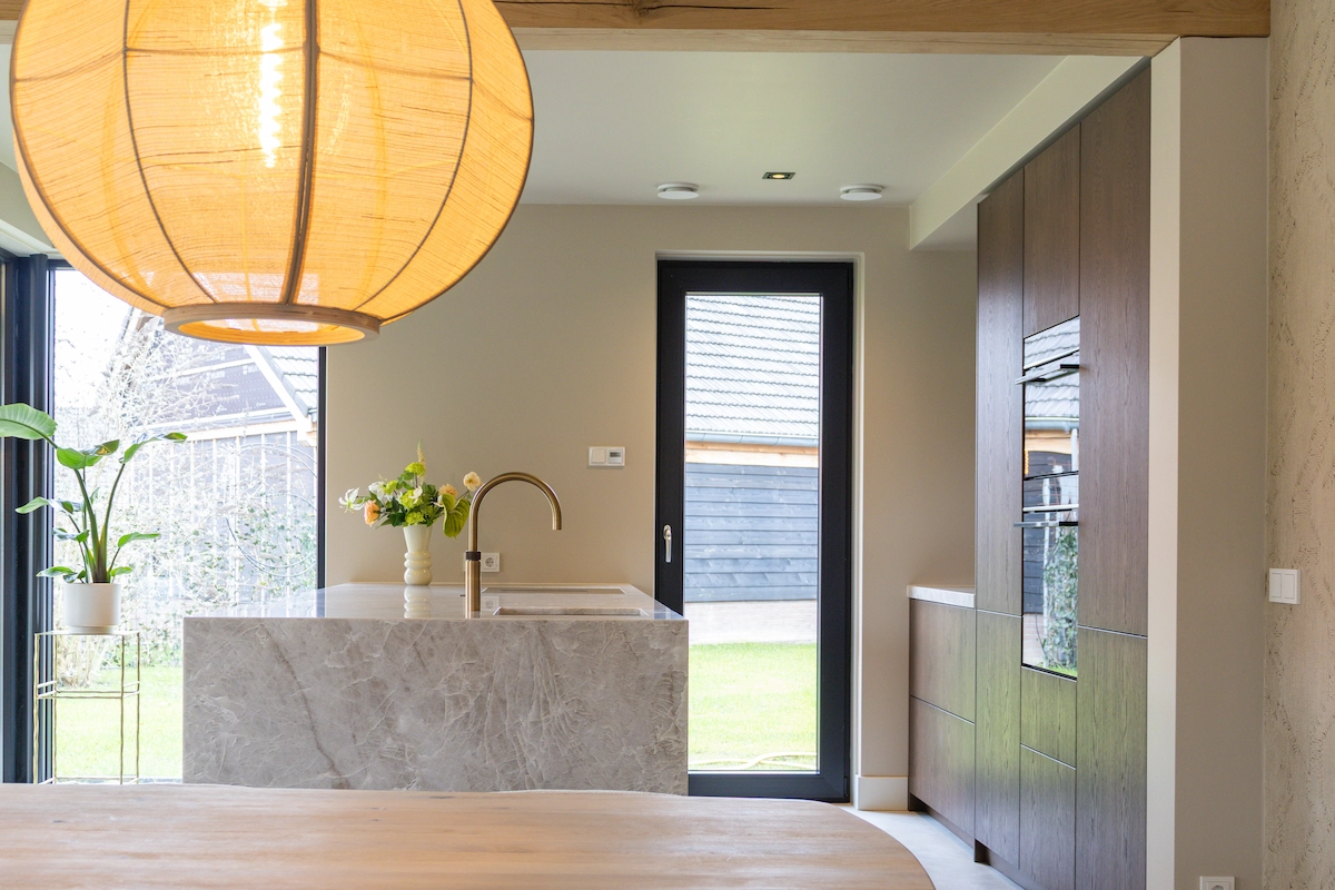 Eikmeester_japandi_keuken_eikenhout_Wijhe